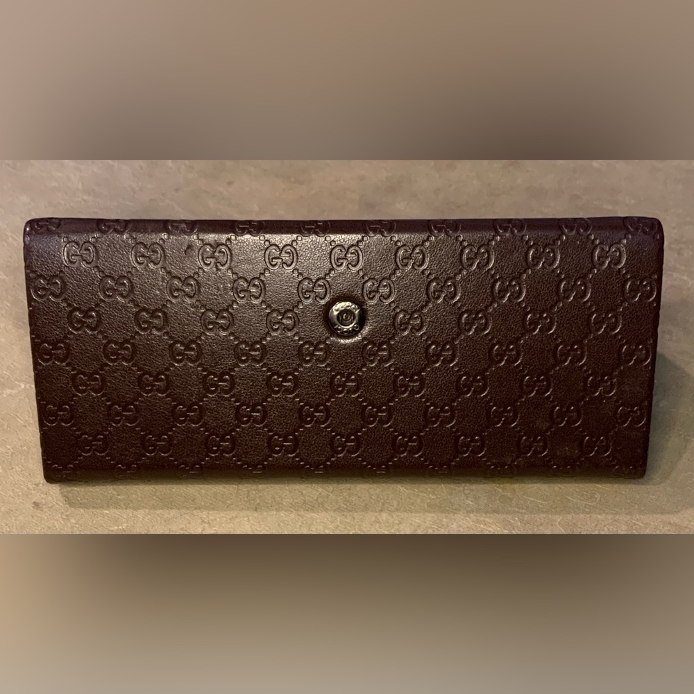 Gucci Sunglass Case - Picture 3 of 5